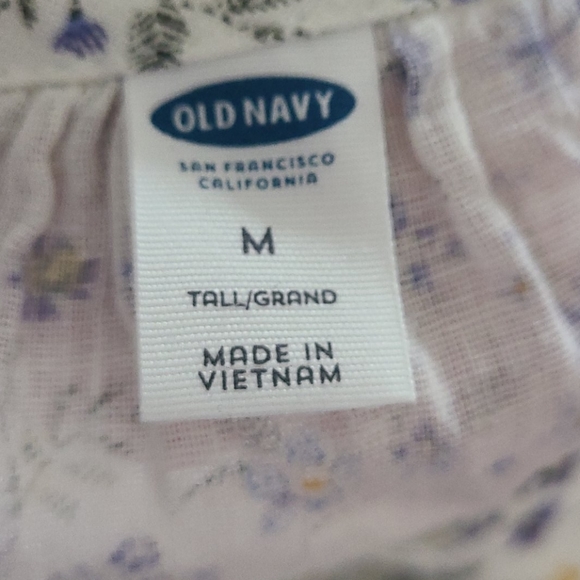 2/$20 Floral long sleeve top - Picture 5 of 5